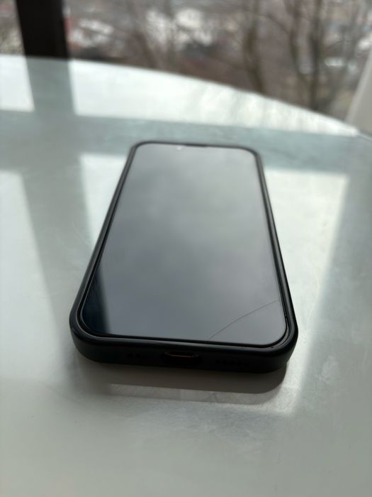 Iphone 13 PRO tinut doar in husa si folie