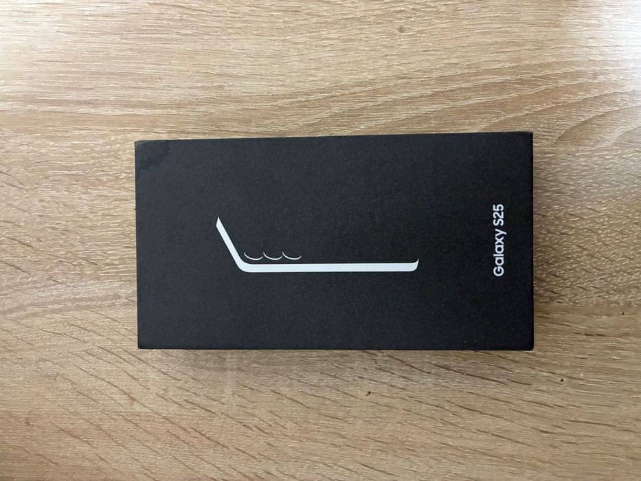 Samsung s25 silver .NOU SIGILAT