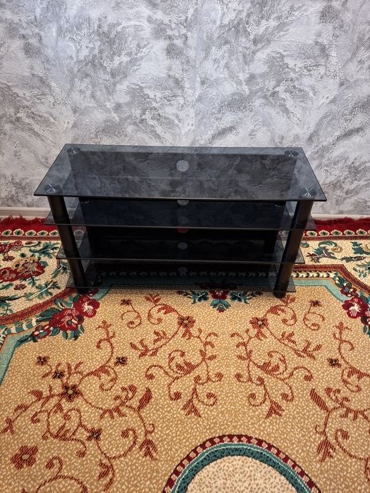 Продаю тумбу под телевизор