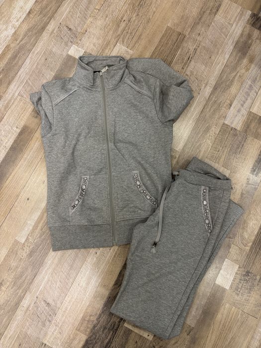 Дамски екип.