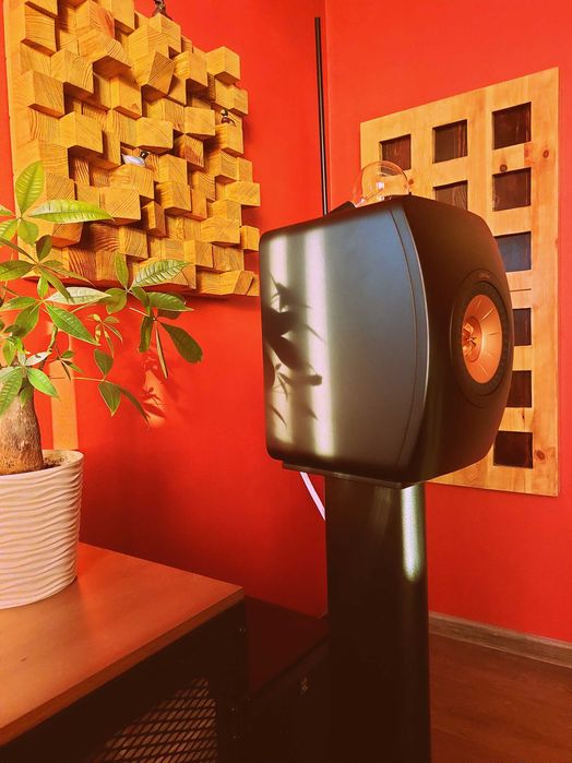 Продавам KEF LS50 Meta
