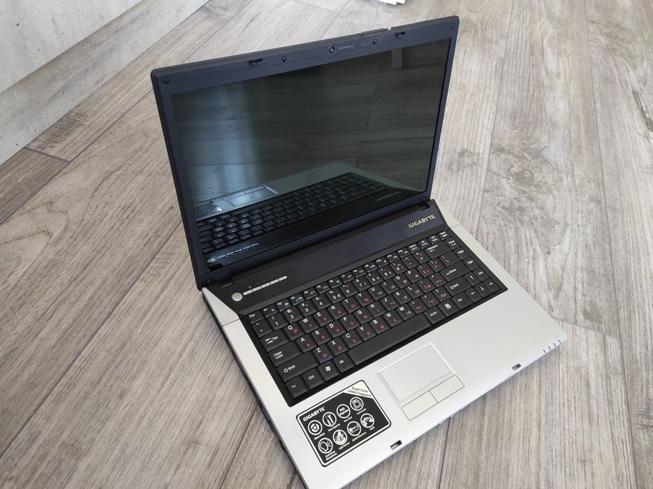 Лаптоп GIGABYTE W566U-Core Duo T5550