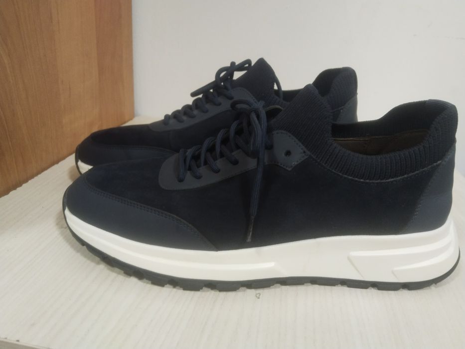 Продам кроссовки Loro Piana Week End Walk