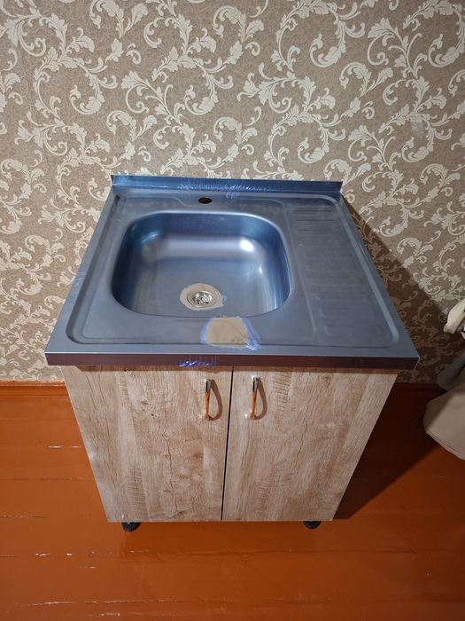 Умывальник в упаковке