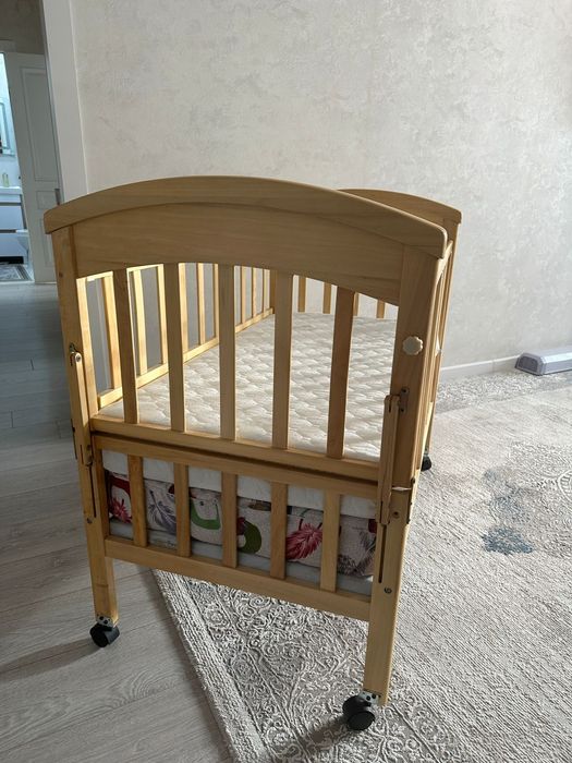 Кровать детская с 2 матрасами