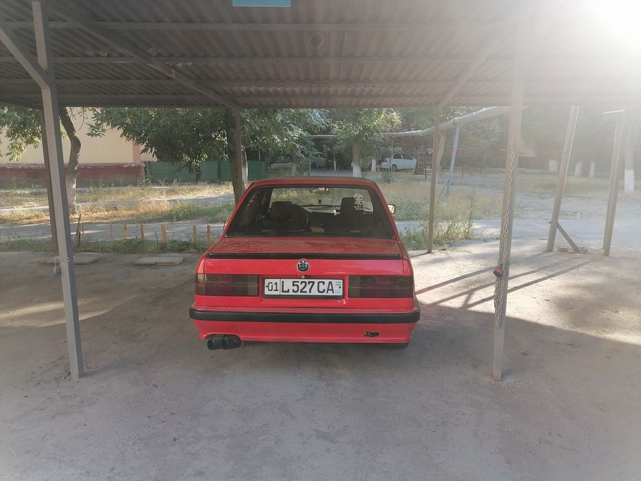 BMW E30 1986 года