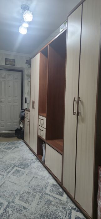 Продаётся прихожая.