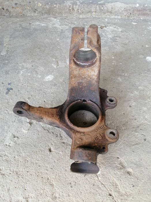 Втулка и шенкел за Форд Фокус