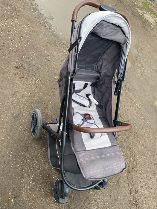 Продам прогулочную коляску