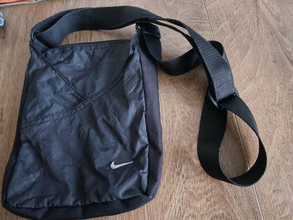 Чантичка Nike pro