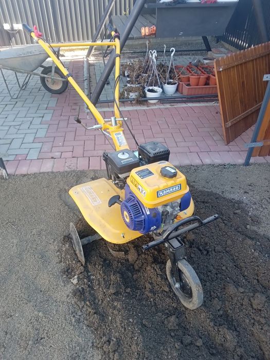Motosapă folosită de 2 ori