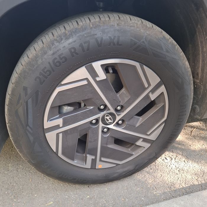 4 Anvelope vara continental 215 65 17 V XL