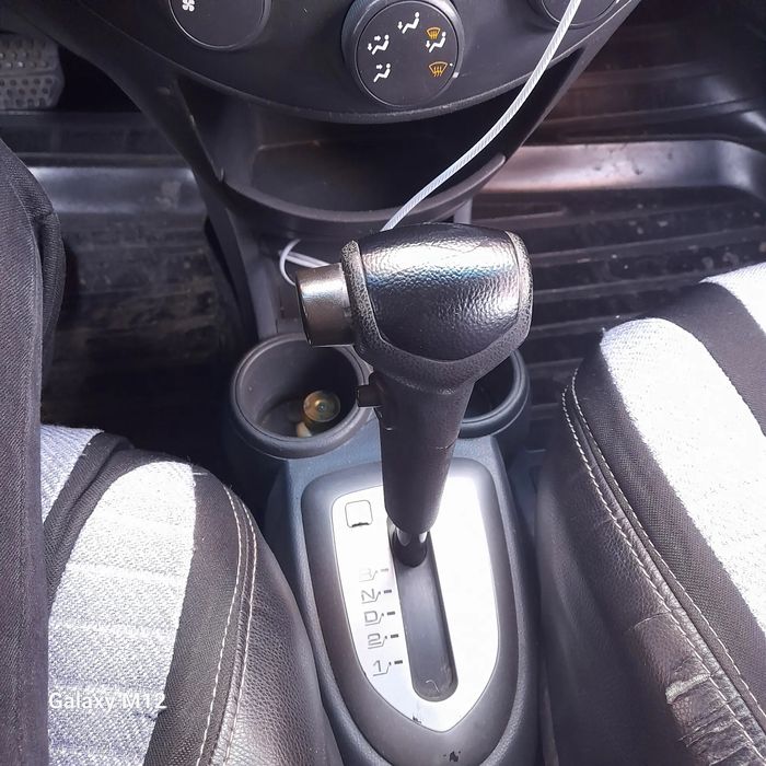 Продаю белый Спарк в отличном состоянии