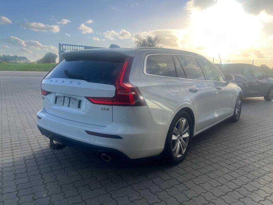 VOLVO V60 2019 — imagine 2