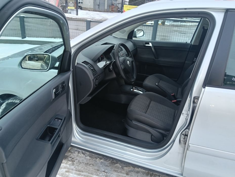 Volkswagen Polo AUTOMAT 1.6 benzină 101 cp.