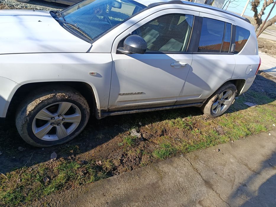 Dezmembrez jeep Compass an 2012