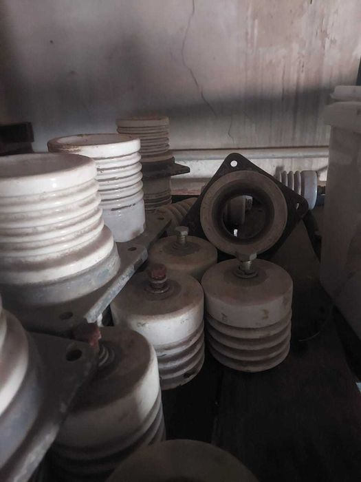 Продам изоляторы