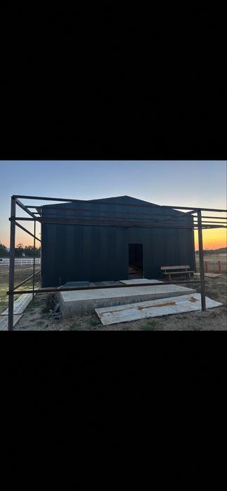 Urgent Vand hala completa cu panouri si cadru metalic