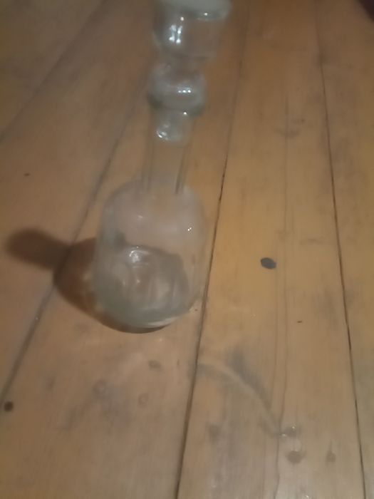 Стъкленица за вино или вода