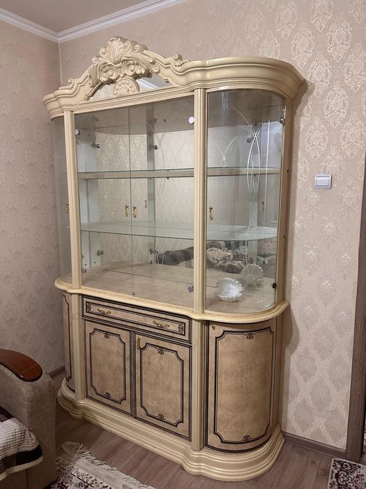 Витрина для гостинной