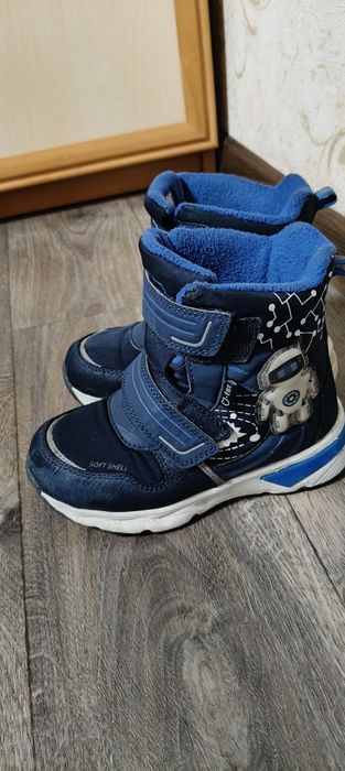 Продам зимние сапоги для мальчика