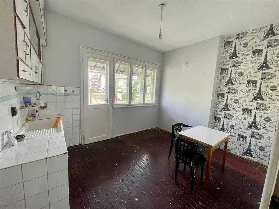 Продава се Тристаен апартамент в Габрово, Център - 120 кв.м за 629 €/кв.м - Снимка #2