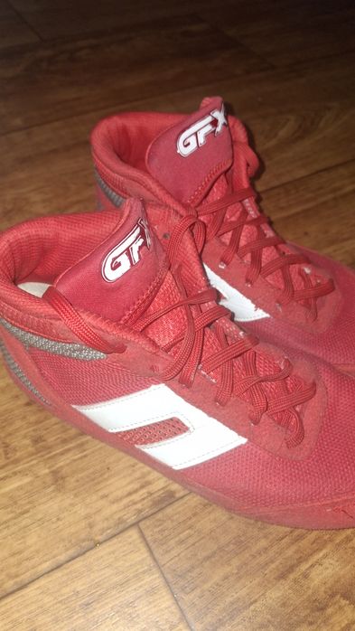 Красный тельник Asics и Красные Борцовки Gfx