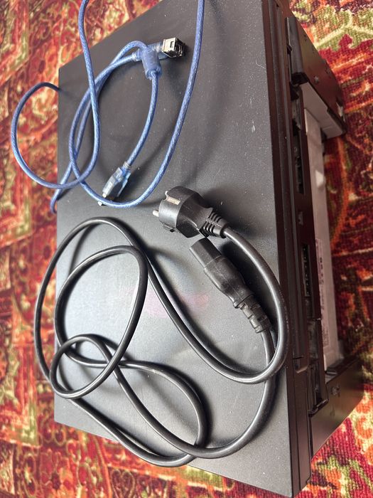 Принтер HP черно белое