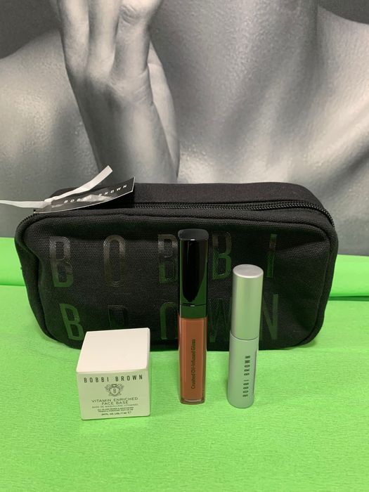 Нов травел сет на Bobbi Brown