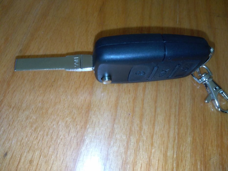 Carcasa cheie vw cu loc de cip Nouă