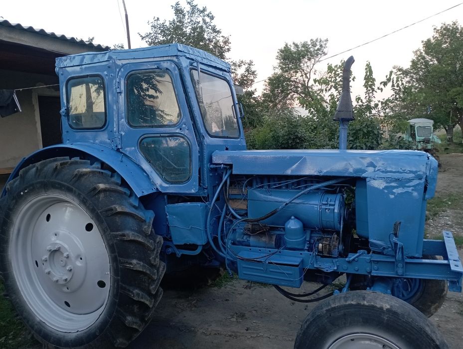 T-40 Traktor idiyal holatda