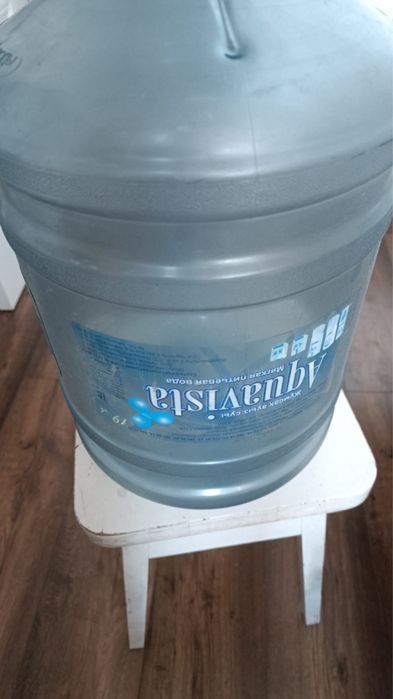 Продам бутылки 18,5 литров
