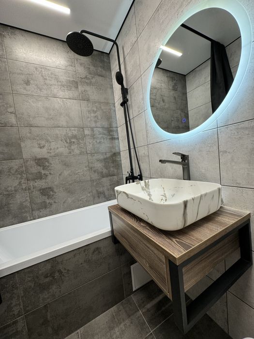 Lux центр города Кривенко 81