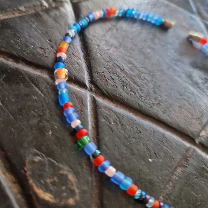 Гривни, гривни за глезен, колиета от мъниста