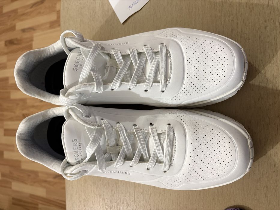 Мъжки сникърси Skechers Uno Stand On Air в бял цвят