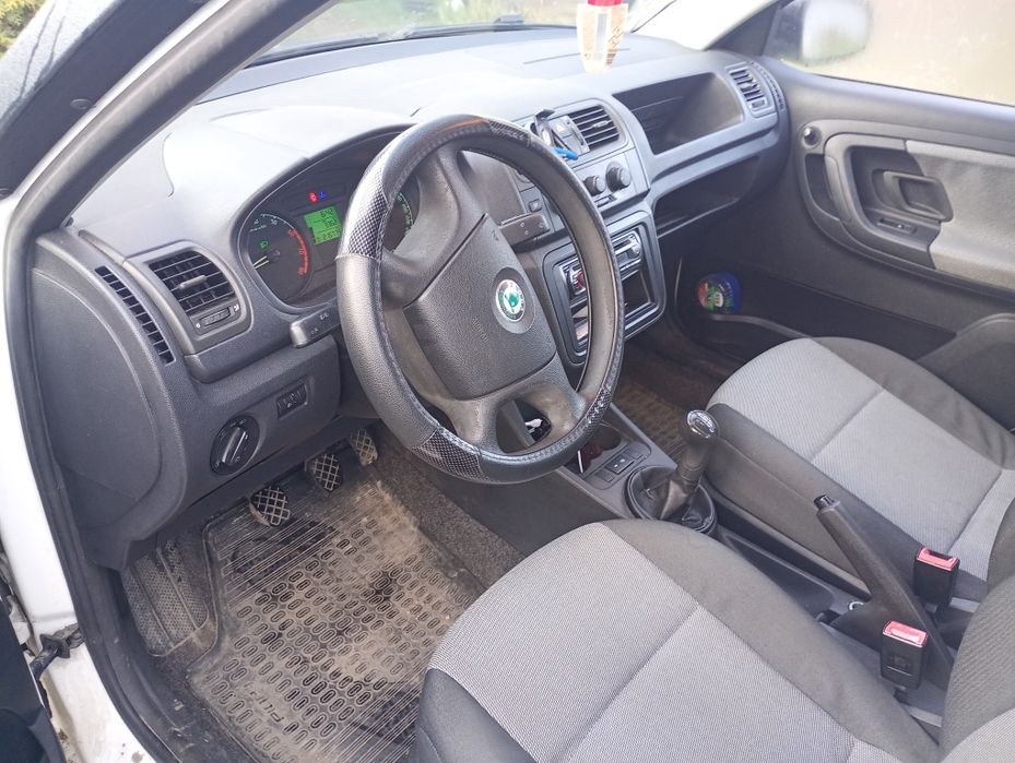 SKODA Fabia 2009 — imagine 5