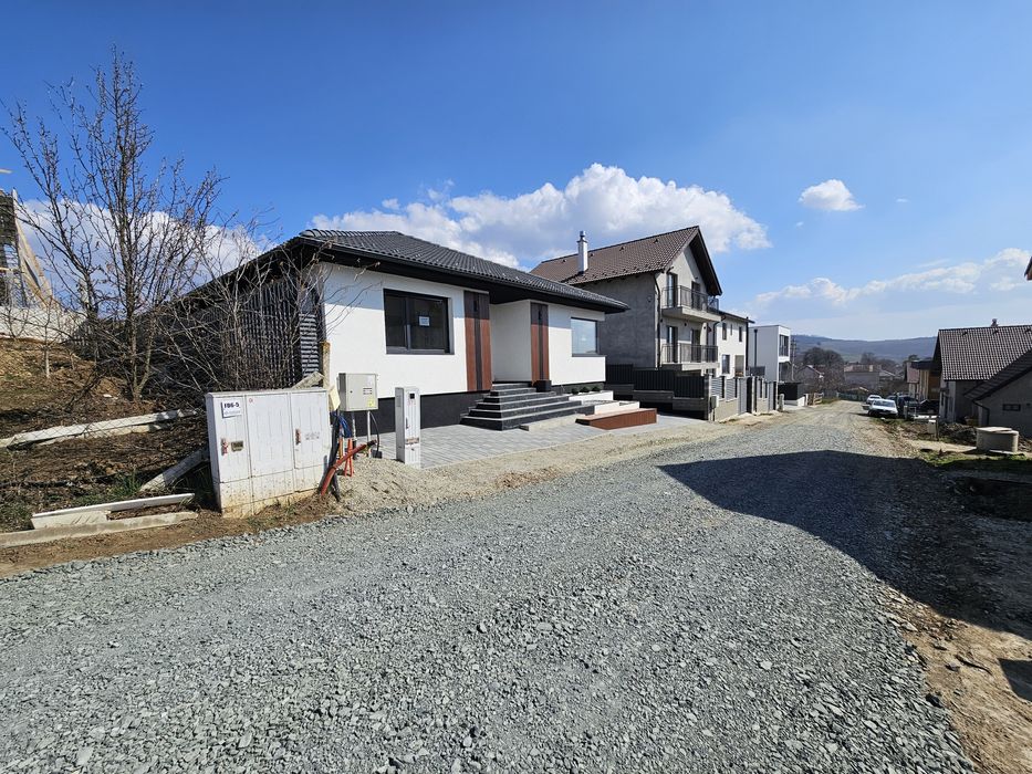 Casa exclusivista si teren