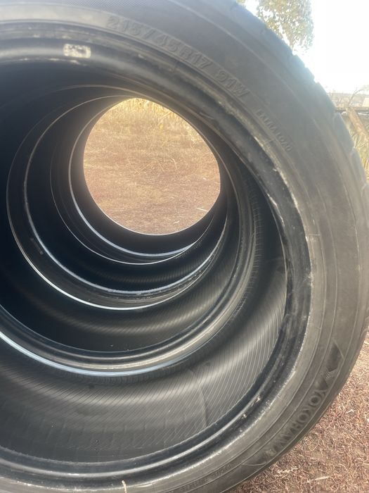 Продам шины.                 215 45 R17