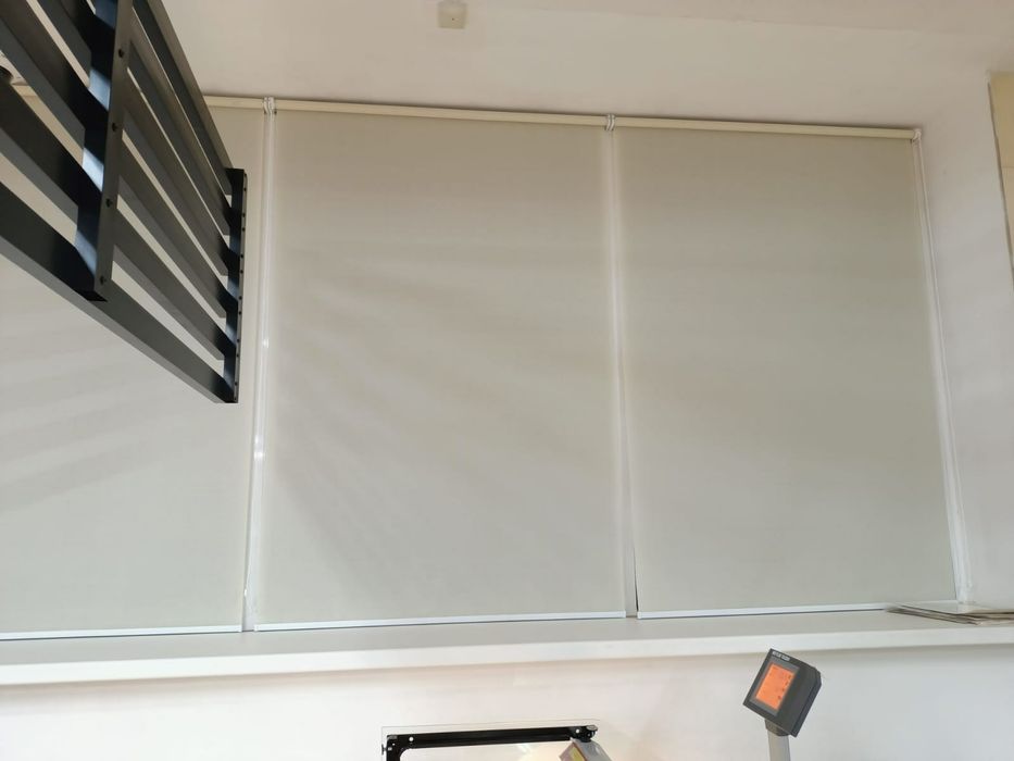 Ролл штор, Жалюзи