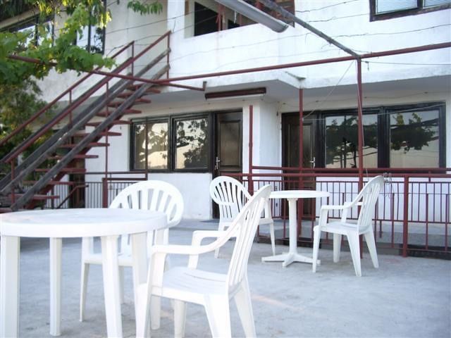 Дава се под наем  в к.к. Св.Св. Константин и Елена - 20 кв.м за 178.5 € - Снимка #3