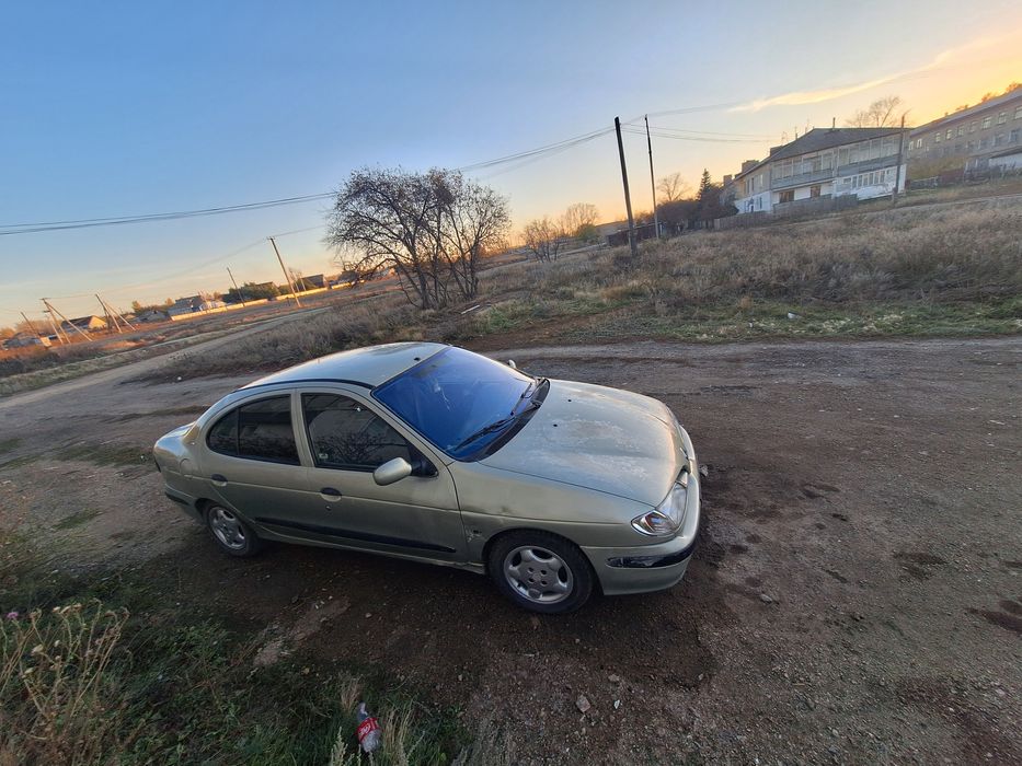 Автомобиль ренаульт меган