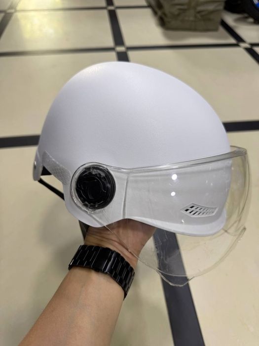 Новый шлем для скутера велосипеда