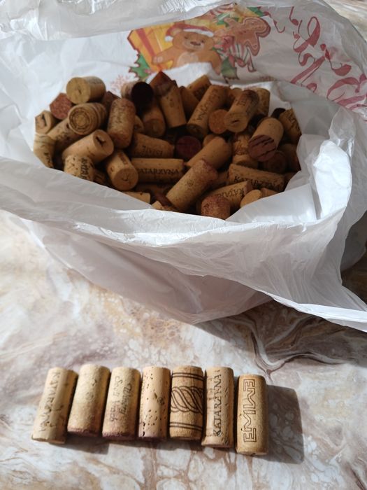 Коркови тапи 145 бр- 0.35 лв