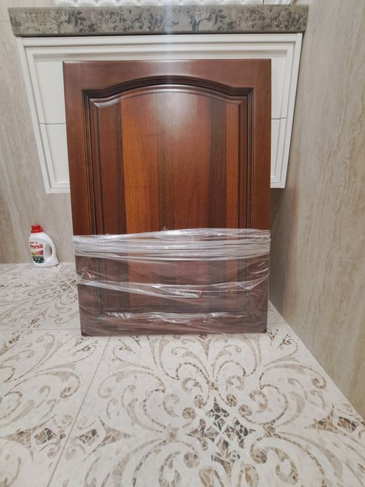 Продам кухонный фасад натуральное дерево 60 х 90