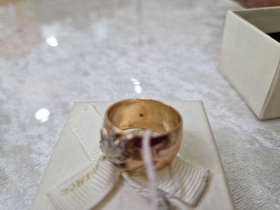 Золотое кольцо с бриллиантами