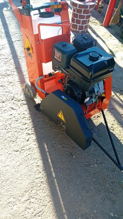 Vând mașină de tăiat asfalt nouă nefolosită