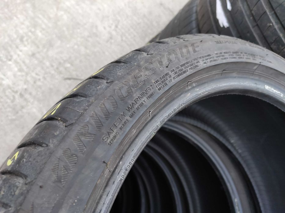 4бр Летни гуми 235 40 19 - Bridgestone