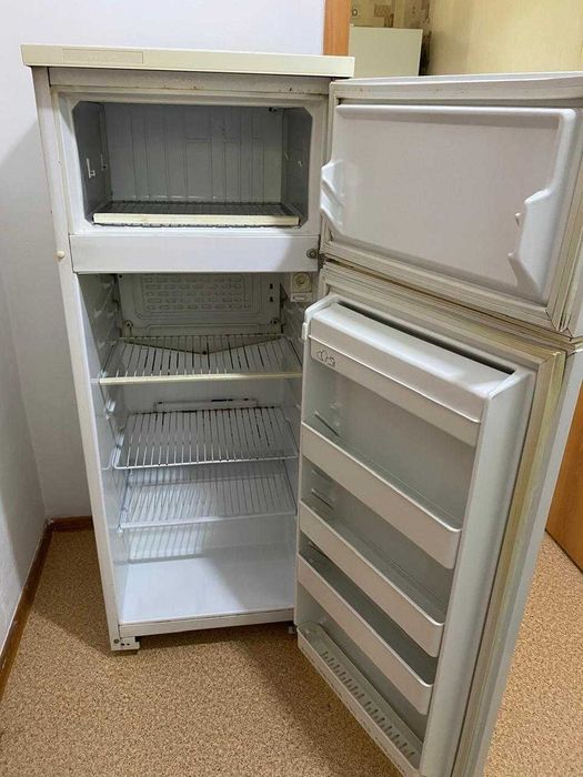 Продам холодильник