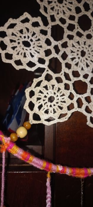 Decor unicat pt. geam sau perete, mandale,cu mileu croșetat