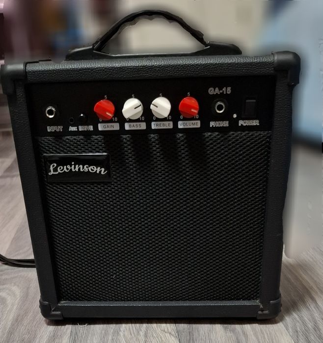 Продаётся электрогитара Cort